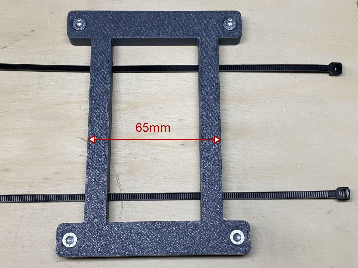 perfekte Befestigung für ein Netzteil mit einer Breite von 65mm hervorragend geeignet